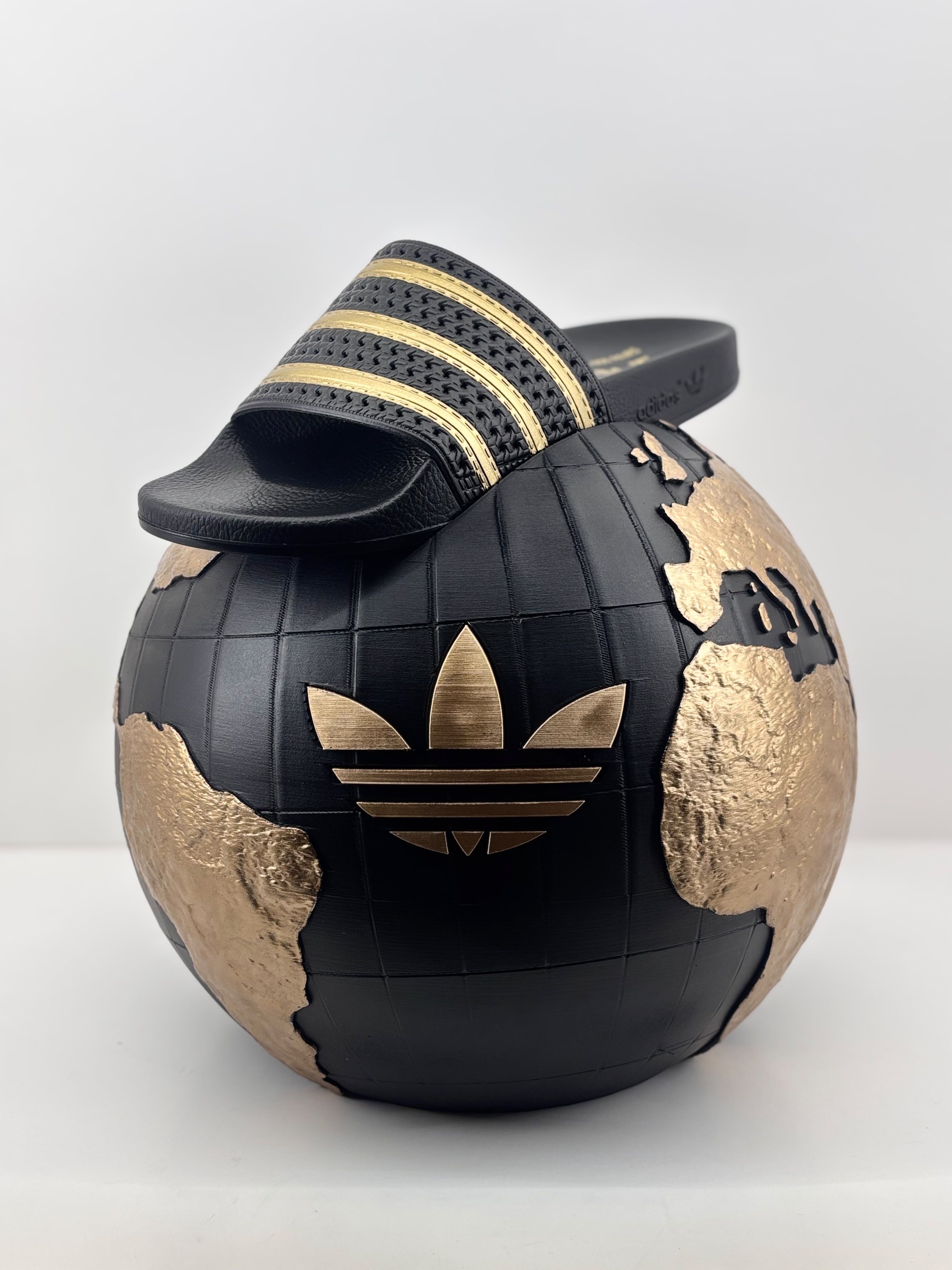 Espositore celebrativo Adidas × Calzaturificio Jumbo — Niccolò Dal Pezzo