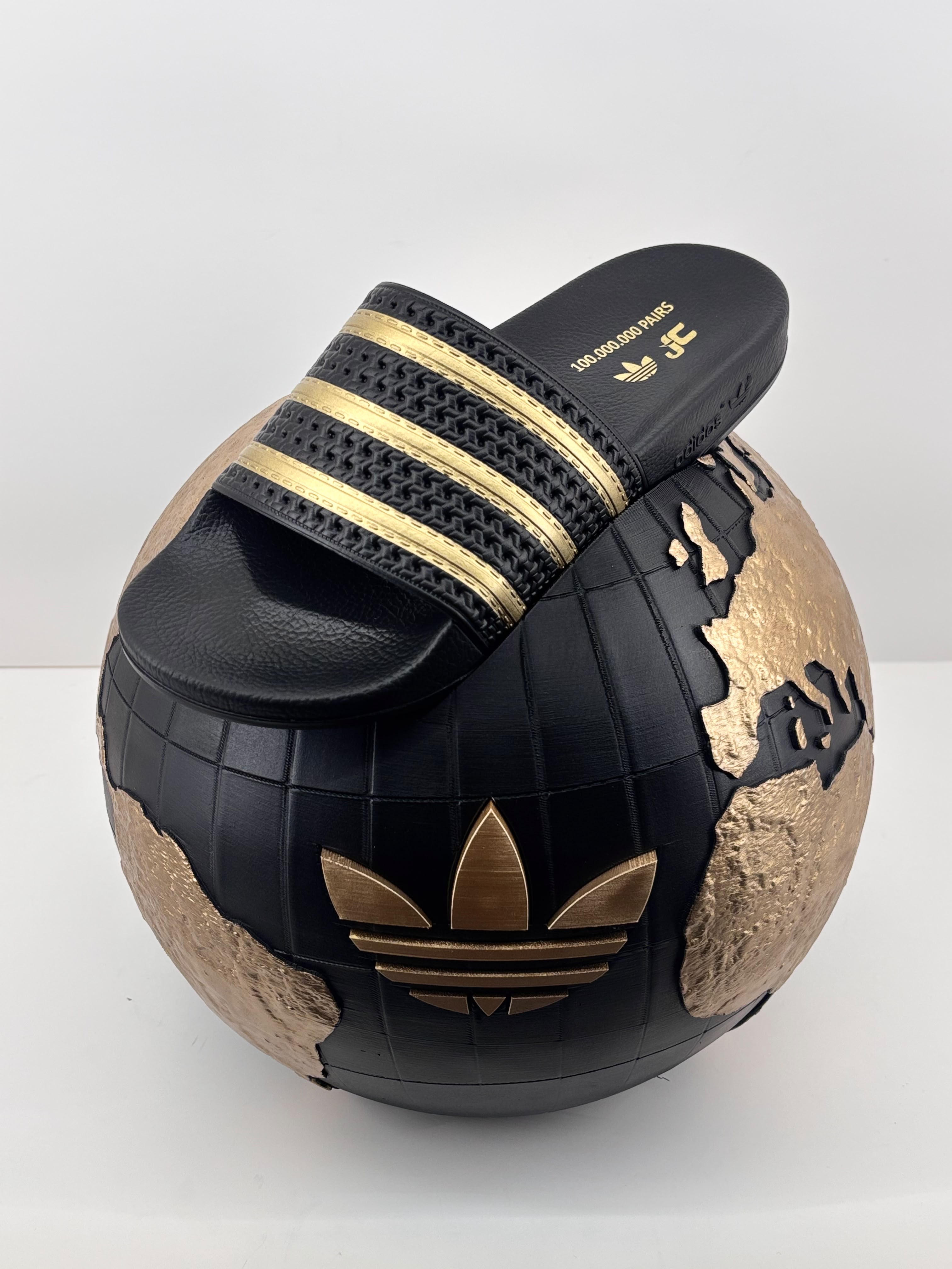 Espositore celebrativo Adidas × Calzaturificio Jumbo — Niccolò Dal Pezzo